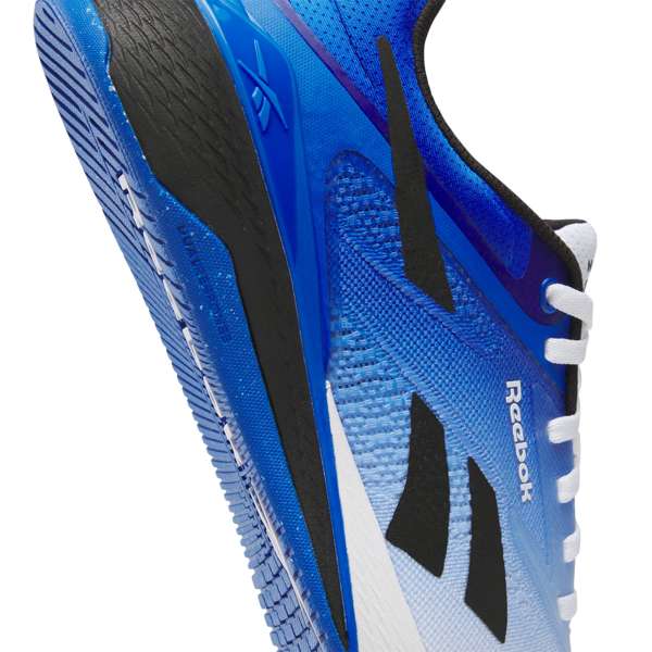 El Nano X5, el icónico tenis de entrenamiento, celebra su 15º aniversario con un modelo más cómodo, transpirable y estable. image number 4