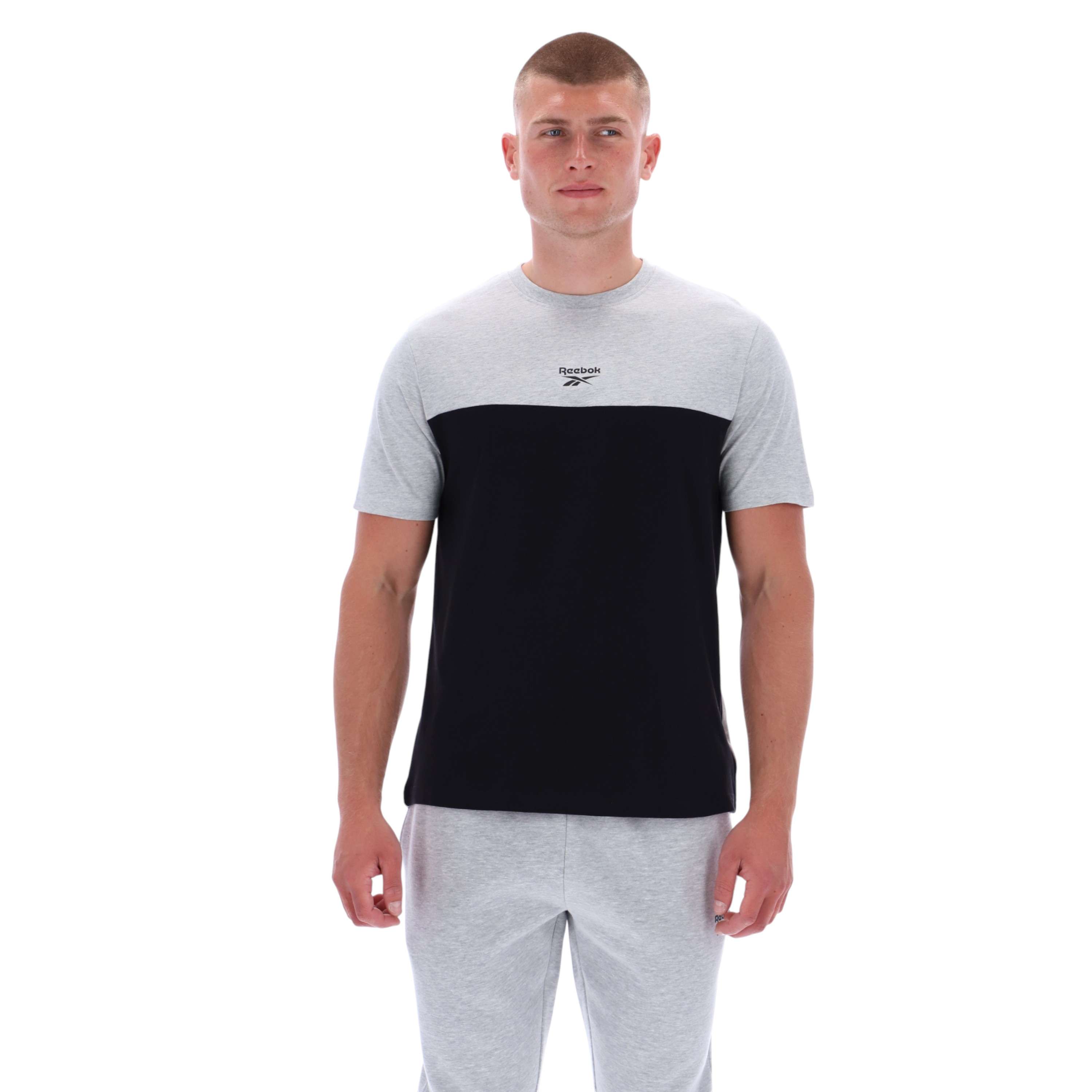 Playera THEO cuello redondo manga corta corte y confección