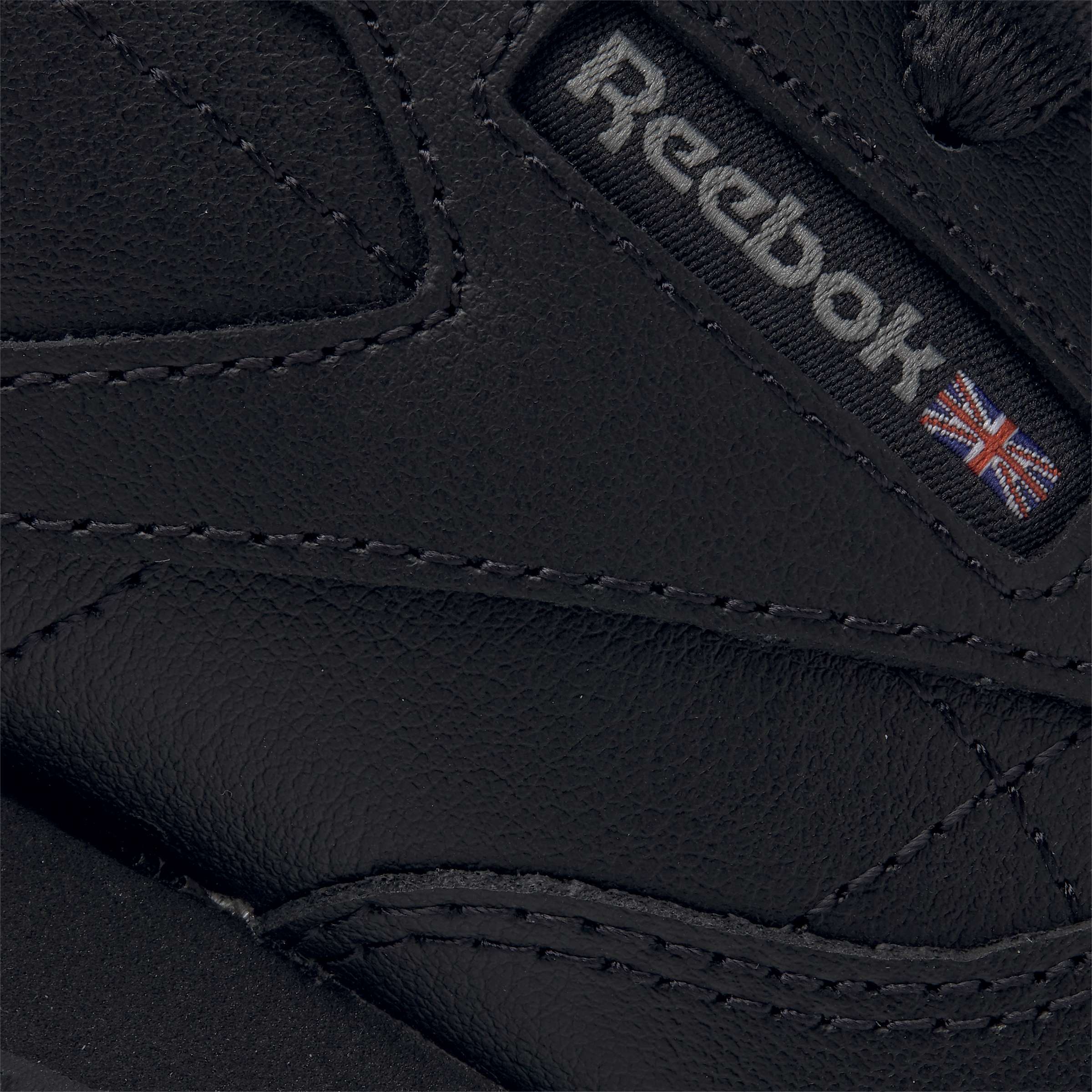 Un homenaje al estilo Reebok de principios del siglo XX. Estos tenis tienen un aire retro que combina a la perfección con tu vida moderna. image number 9