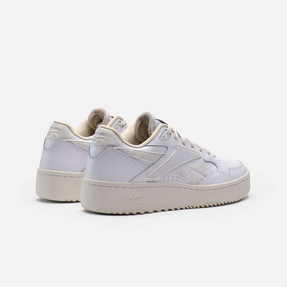 Inspirados en el legado de Reebok de los años 90, reinventan un estilo clásico de baloncesto con una parte superior de cuero suave.