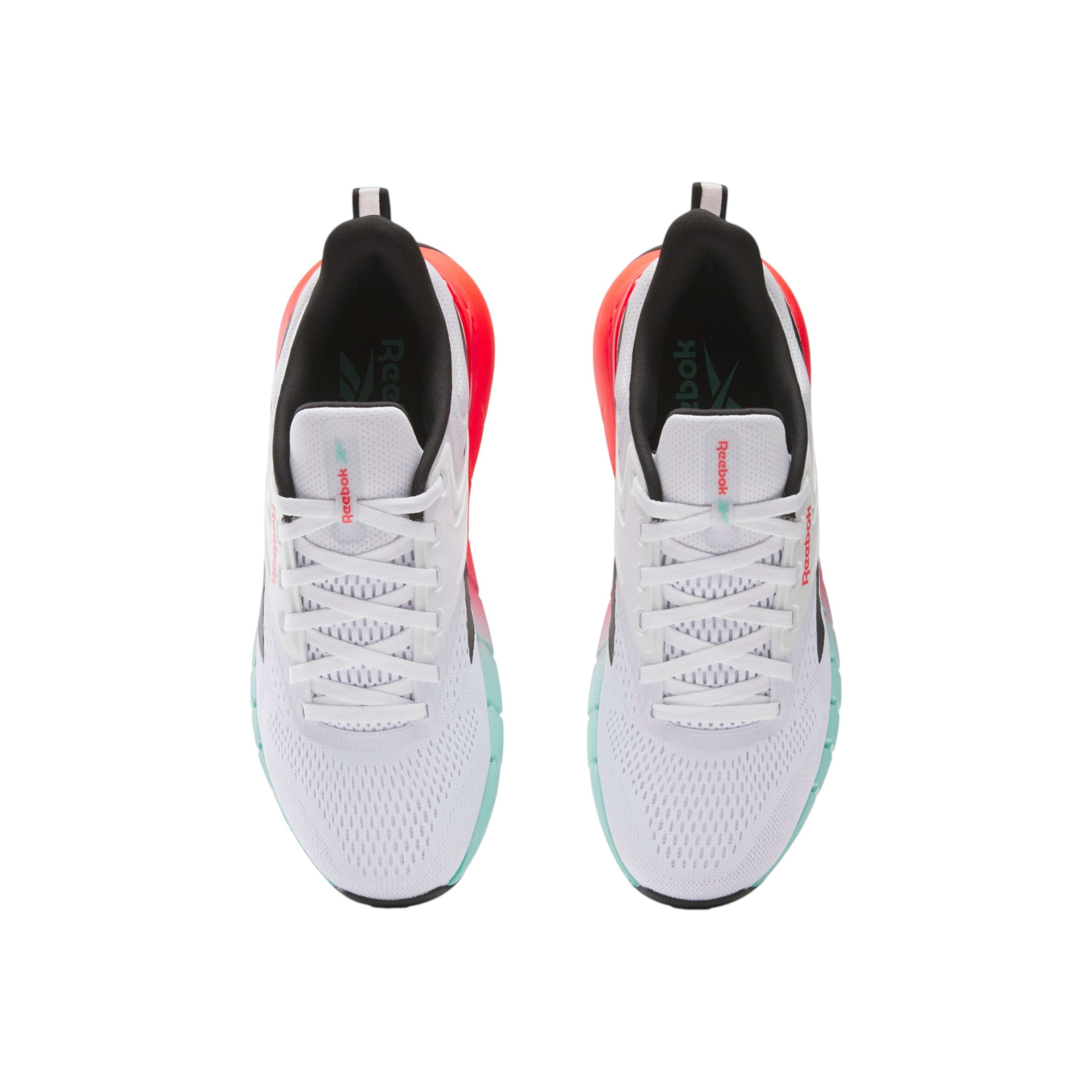 Combina la apariencia de un calzado para correr con caracter&iacute;sticas de entrenamiento, ofreciendo flexibilidad para diferentes ejercicios. image number 3