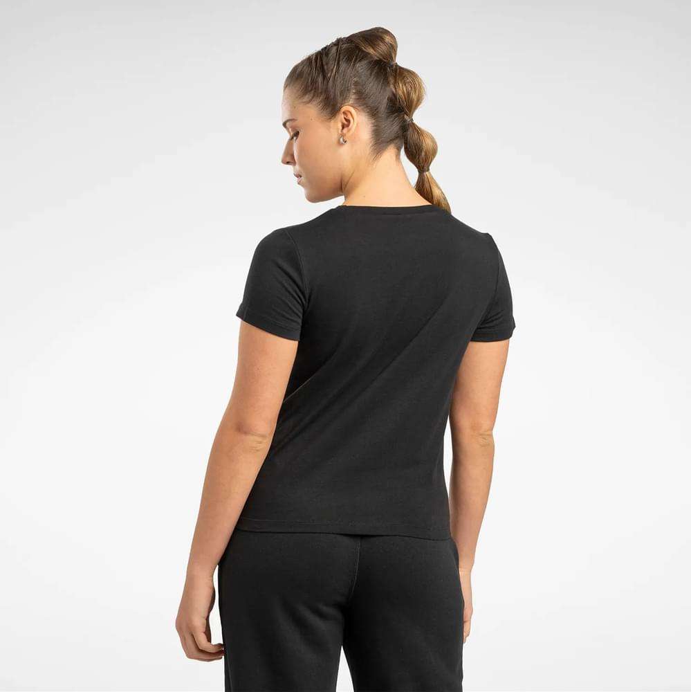 Playera Classics Identity image number 3