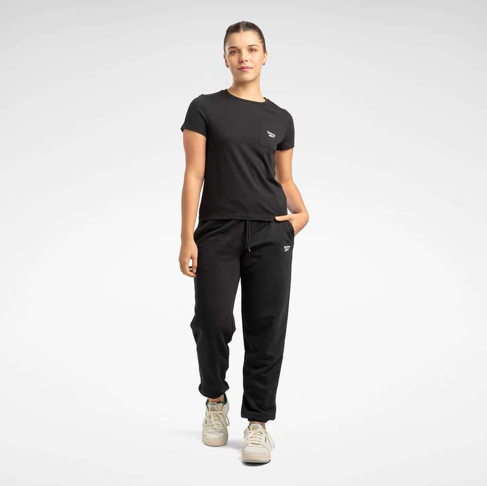 Playera Classics Identity image number 1