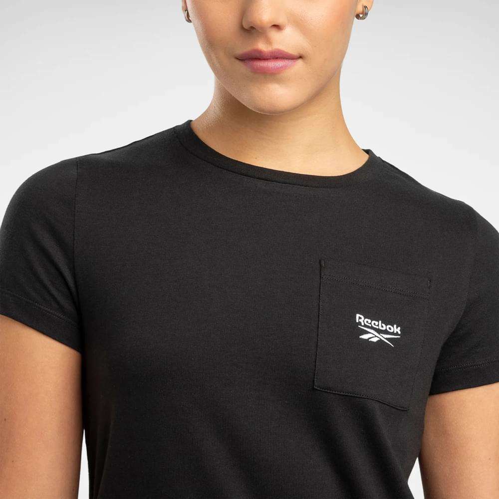 Playera Classics Identity image number 2