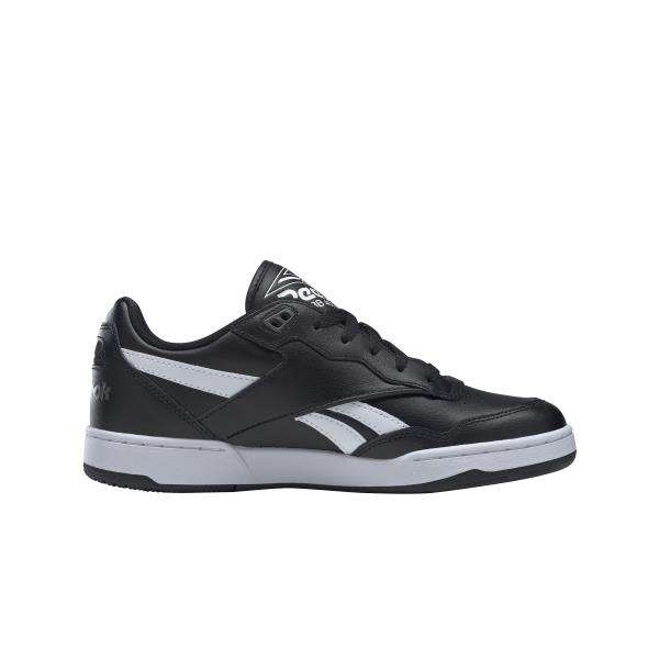 Siéntete como si hubieras encontrado un par de tenis Reebok antiguos en el sótano de alguien. Esa es la vibra de tus próximos BB 4000 II. image number 8