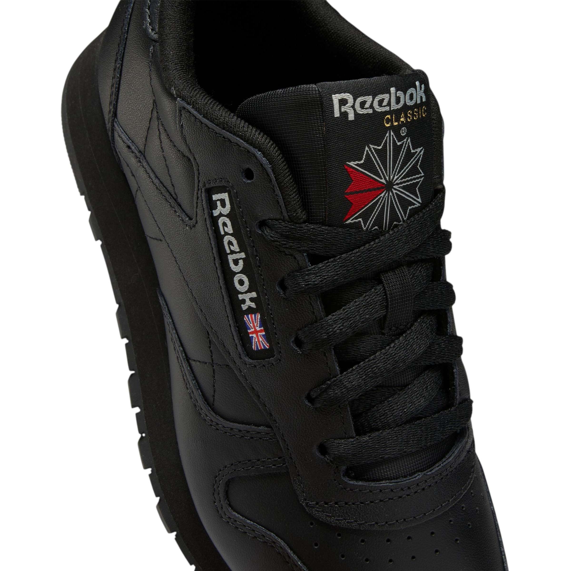 Un homenaje al estilo Reebok de principios del siglo XX. Estos tenis tienen un aire retro que combina a la perfecci&oacute;n con tu vida moderna. image number 5