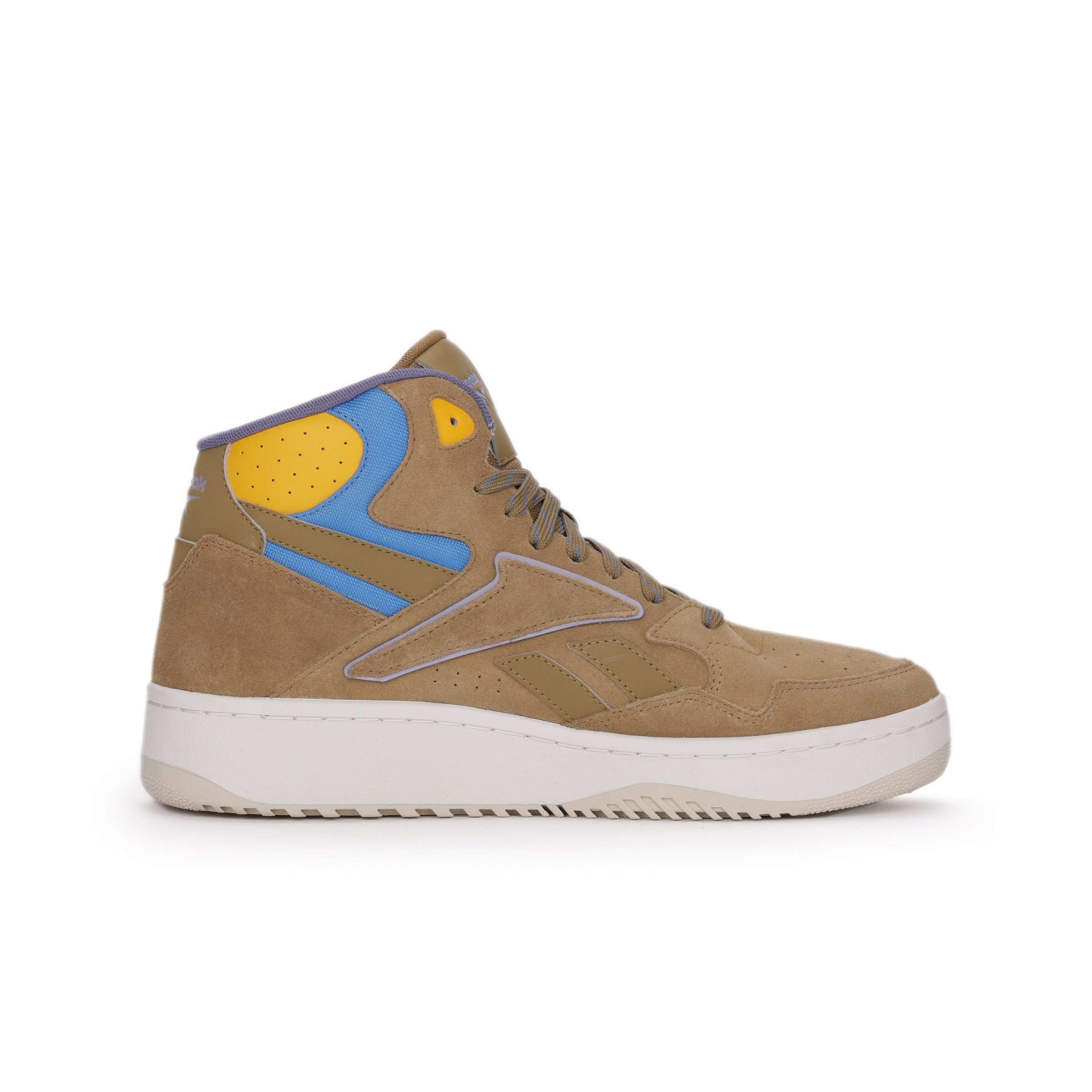 Inspirados en el legado de Reebok de los años 90, reinventan un estilo clásico de baloncesto con una parte superior de cuero suave.
