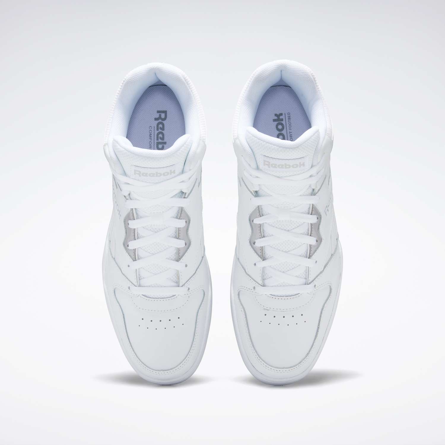 Los tenis altos están grabados con letras de oro en la tradición del basquet. Estos zapatos Reebok se mantienen fieles a ese estilo icónico. image number 6