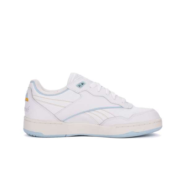 Tenis BB 4000 II Siéntete como si hubieras encontrado un par de tenis Reebok antiguos en el sótano de alguien. Esa es la vibra de tus próximos BB 4000 II.