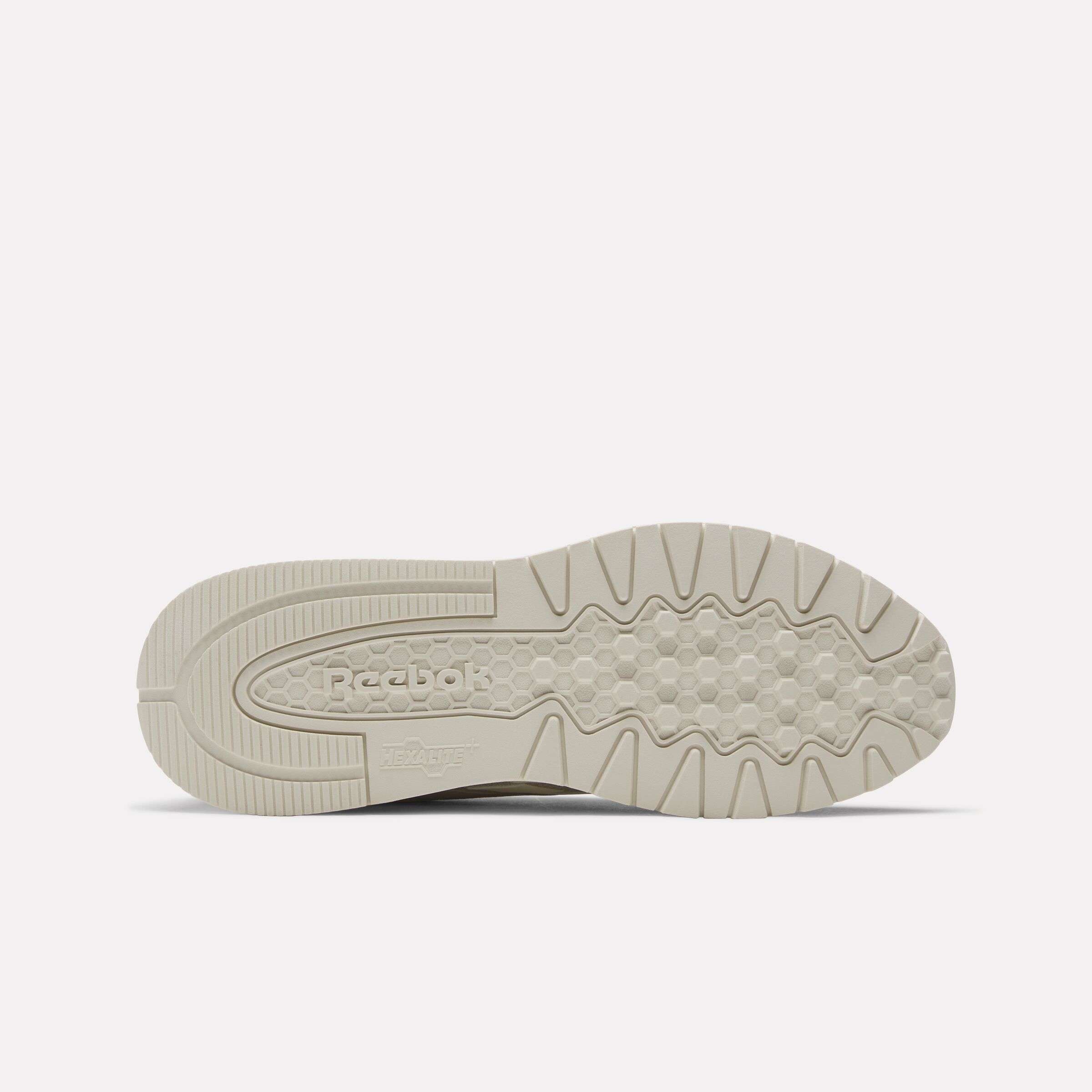 Estos tenis de cuero clásico, mejorados con Hexalite, ofrecen una sensación futurista con su amortiguación en forma de panal. image number 4