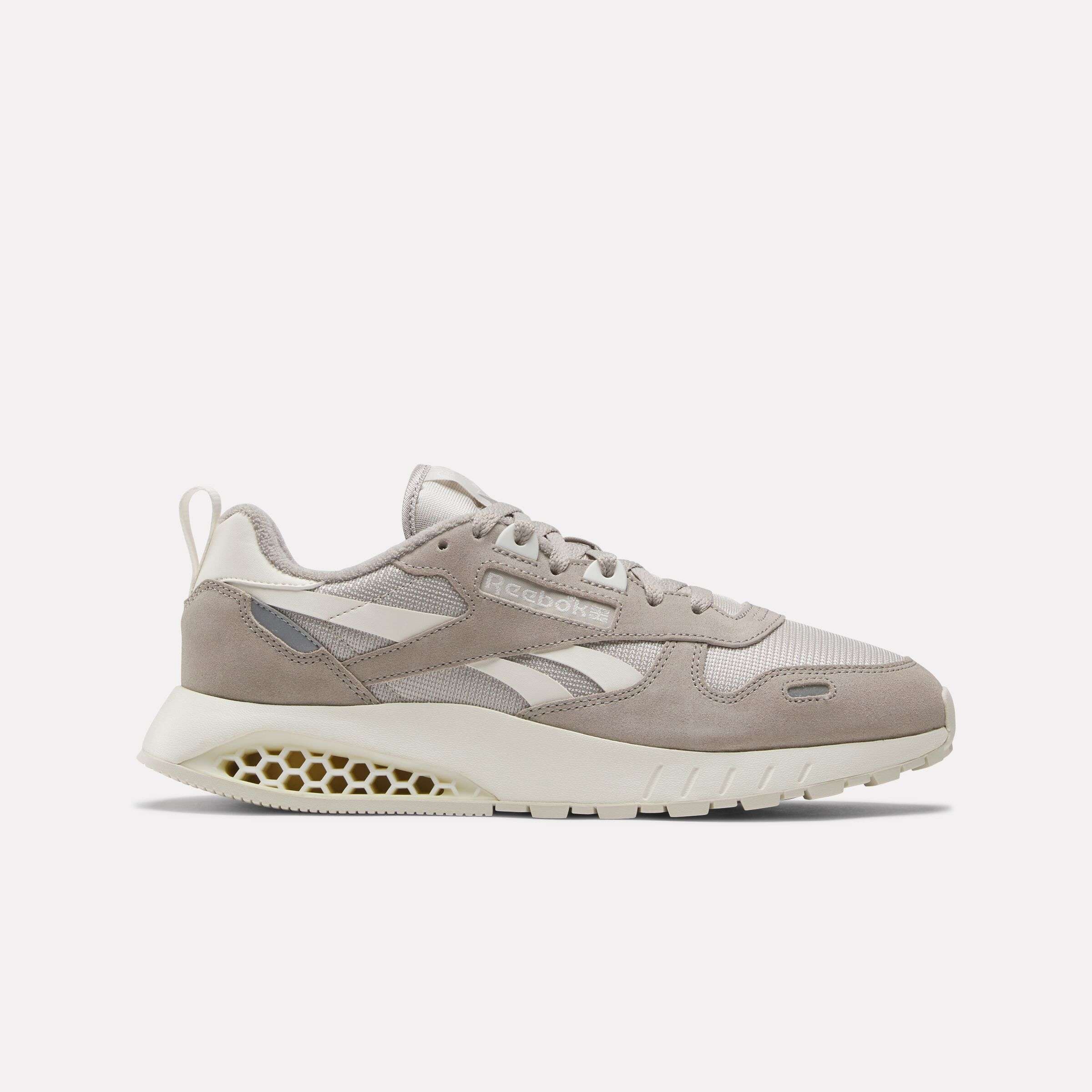Estos tenis de cuero clásico, mejorados con Hexalite, ofrecen una sensación futurista con su amortiguación en forma de panal. image number 0