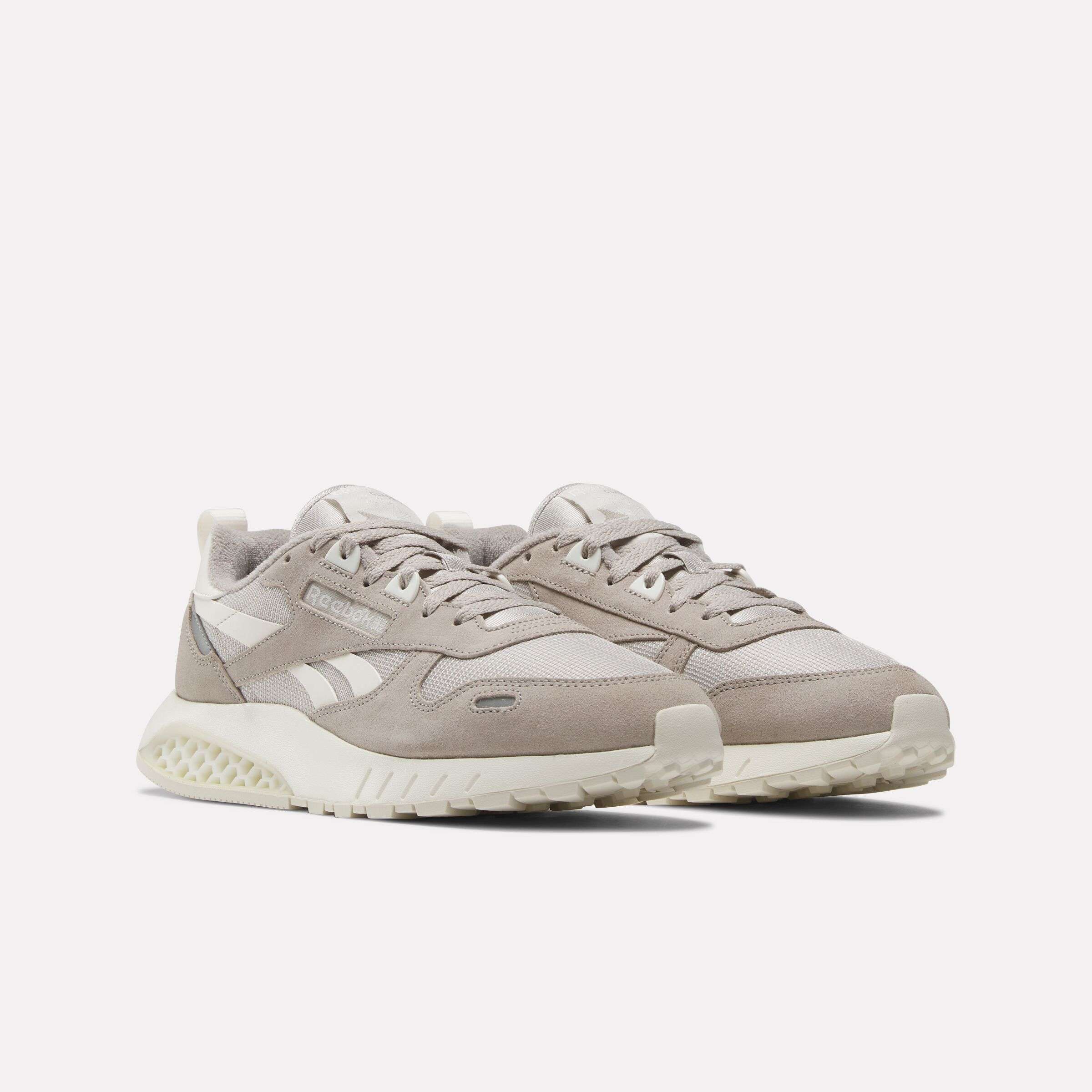 Estos tenis de cuero clásico, mejorados con Hexalite, ofrecen una sensación futurista con su amortiguación en forma de panal. image number 2