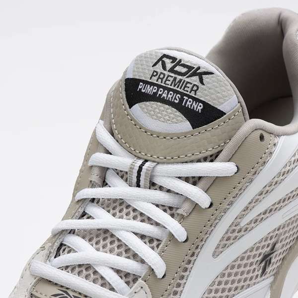 Inspirados en diseños de running de los 2000, cuentan con un tobillo acolchado y tecnología de sujeción personalizada de Reebok. image number 4