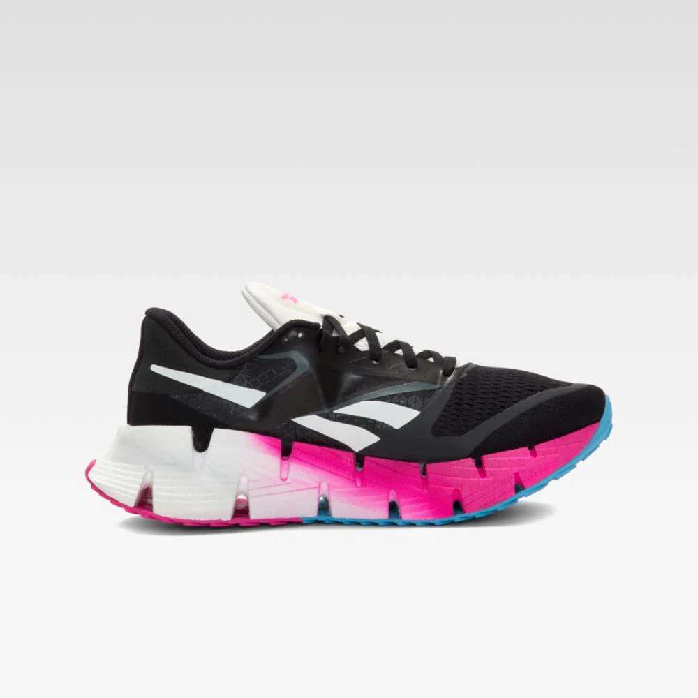 El FloatZig 1 de Reebok combina suavidad y elasticidad, diseñados para inspirar a salir al aire libre y correr. image number 4