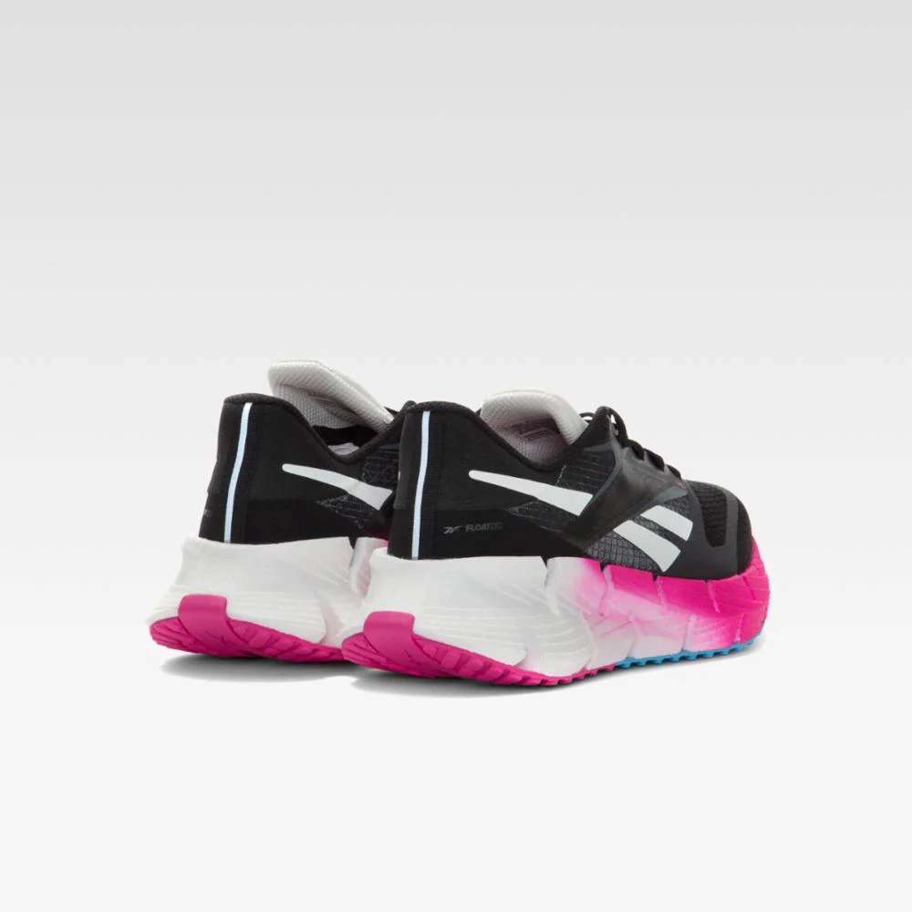 El FloatZig 1 de Reebok combina suavidad y elasticidad, diseñados para inspirar a salir al aire libre y correr.