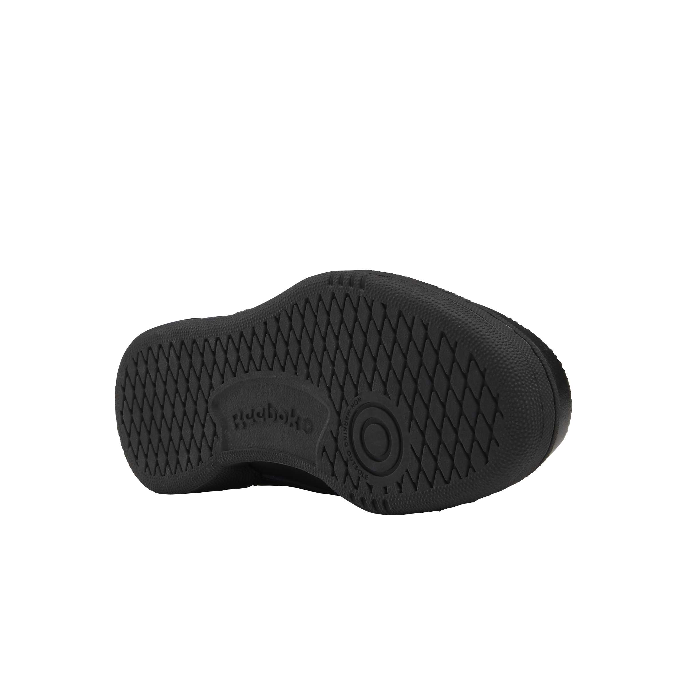 Combina un estilo skate con un diseño audaz y colores neutros, lo que los hace versátiles y fáciles de combinar con cualquier atuendo. image number 4