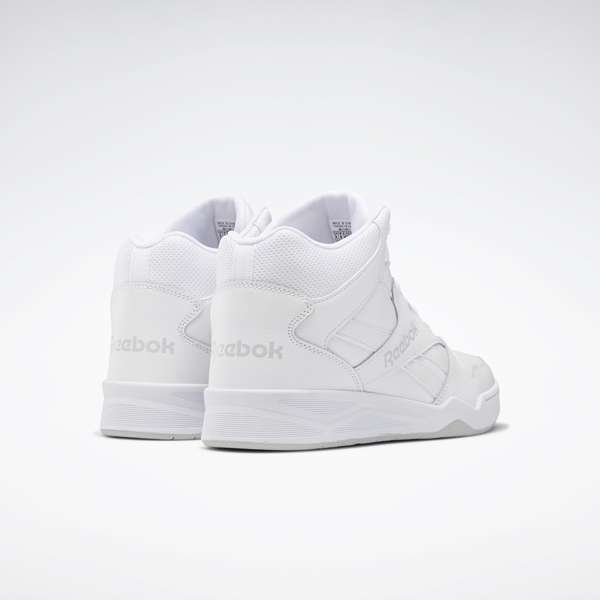 Los tenis altos están grabados con letras de oro en la tradición del basquet. Estos zapatos Reebok se mantienen fieles a ese estilo icónico. image number 1