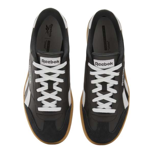 Tenis Smash Edge S Una solueta icónica, nítida, limpia y totalmente Reebok. Átate estos tenis y combínalos con casi cualquier cosa.