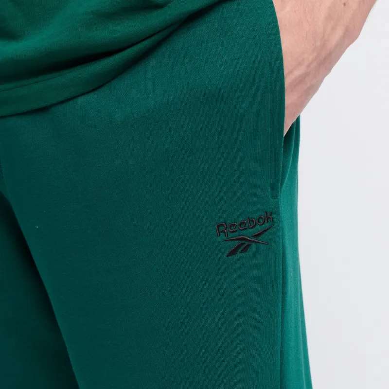 Short Training Identity Small Logo