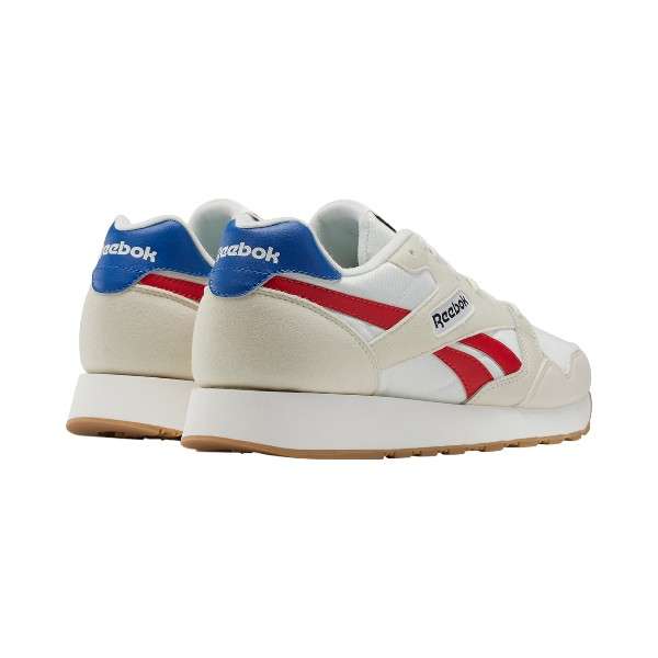 Tenis Ultra Flash La parte superior de nailon con gamuza sintética ofrece un aspecto texturizado a tus outfits de todos los días.