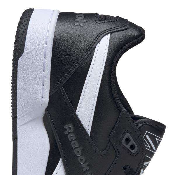 Siéntete como si hubieras encontrado un par de tenis Reebok antiguos en el sótano de alguien. Esa es la vibra de tus próximos BB 4000 II. image number 3