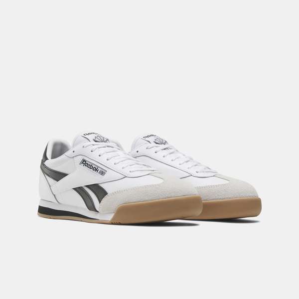 Tenis Campio XT Inspirados en el fútbol vintage de los años 90, combinan una silueta elegante y colores clásicos con una puntera de gamuza y goma.