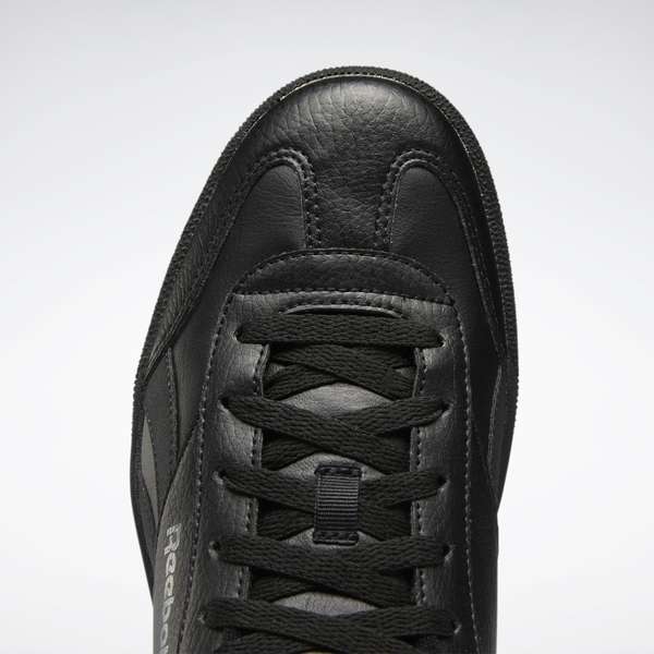 Una solueta icónica, nítida, limpia y totalmente Reebok. Átate estos tenis y combínalos con casi cualquier cosa. image number 3