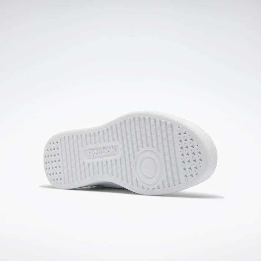 Una solueta icónica, nítida, limpia y totalmente Reebok. Átate estos tenis y combínalos con casi cualquier cosa. image number 3