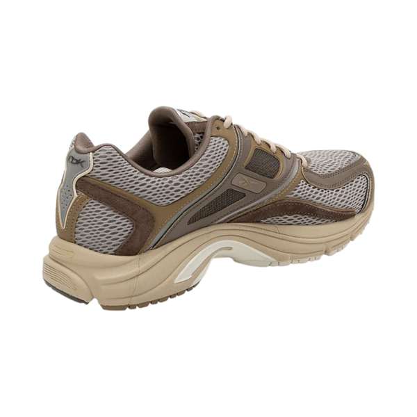 Tenis Premier Trinity KFS Los tenis Premier Trinity KFS incorporan un sistema de ajuste cinético que proporciona soporte y flexibilidad.
