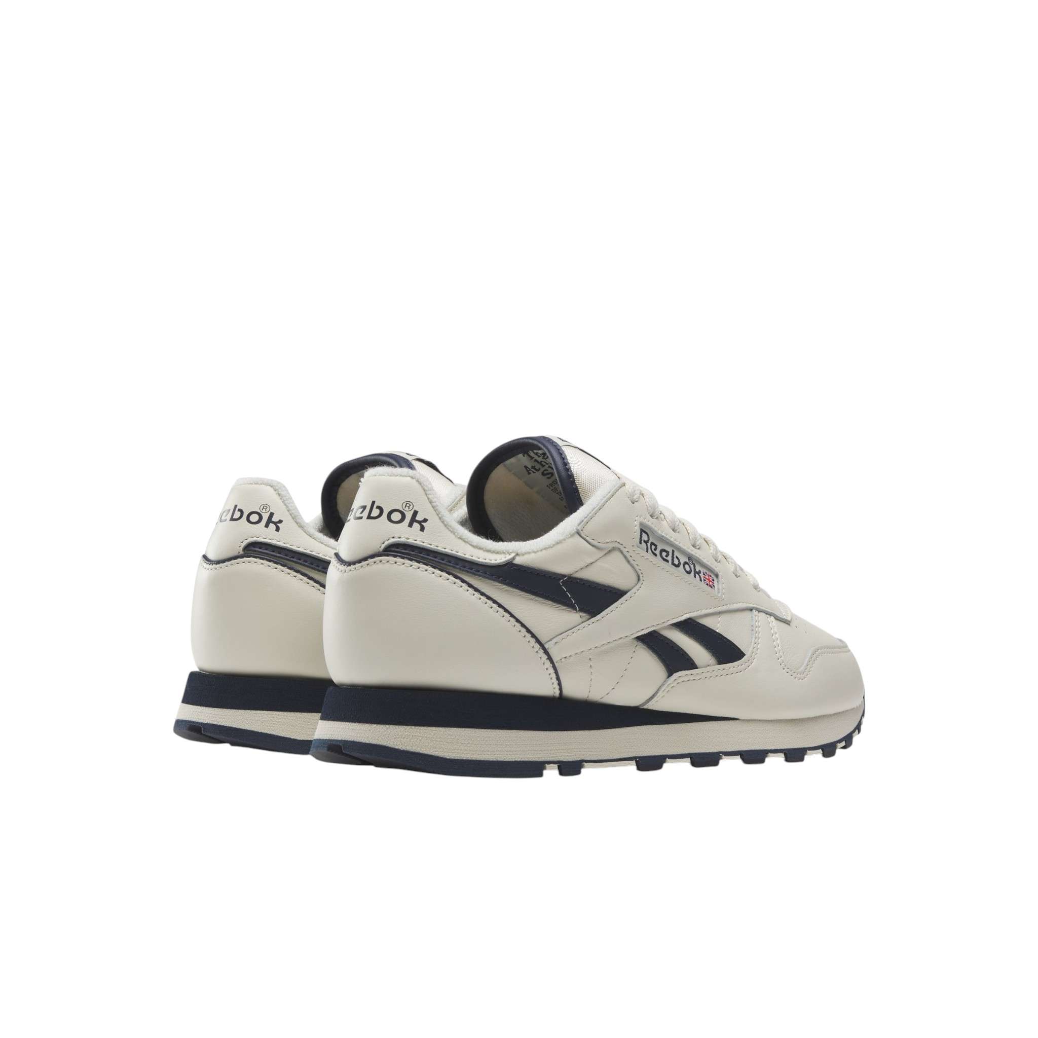 Hemos recreado con precisión estos tenis de cuero Reebok Classic de la vieja escuela solo para ti, descubre todos sus detalles.