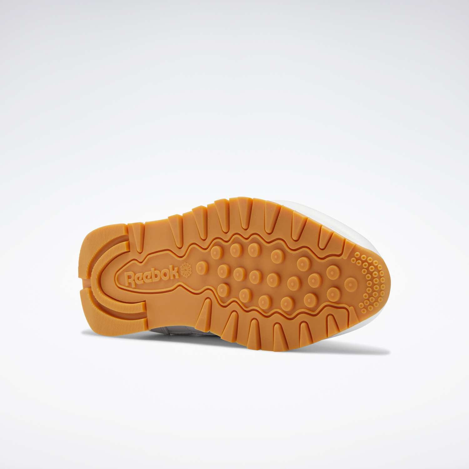 Un homenaje al estilo Reebok de principios del siglo XX. Estos tenis tienen un aire retro que combina a la perfección con tu vida moderna. image number 4