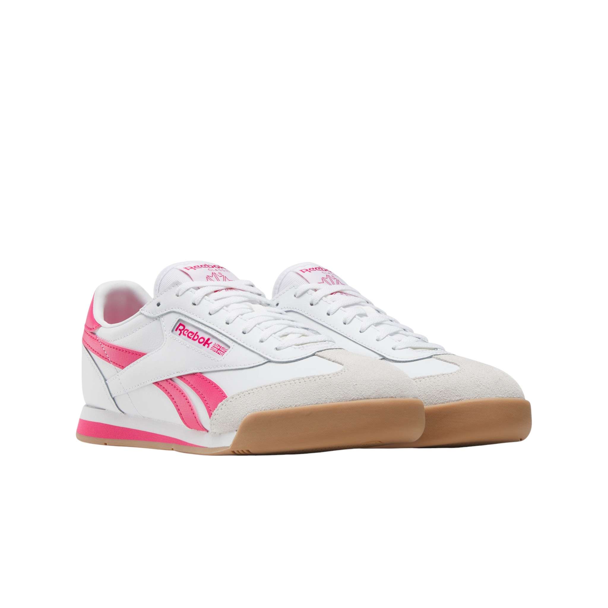 Inspirados en el fútbol vintage de los años 90, combinan una silueta elegante y colores clásicos con una puntera de gamuza y goma.