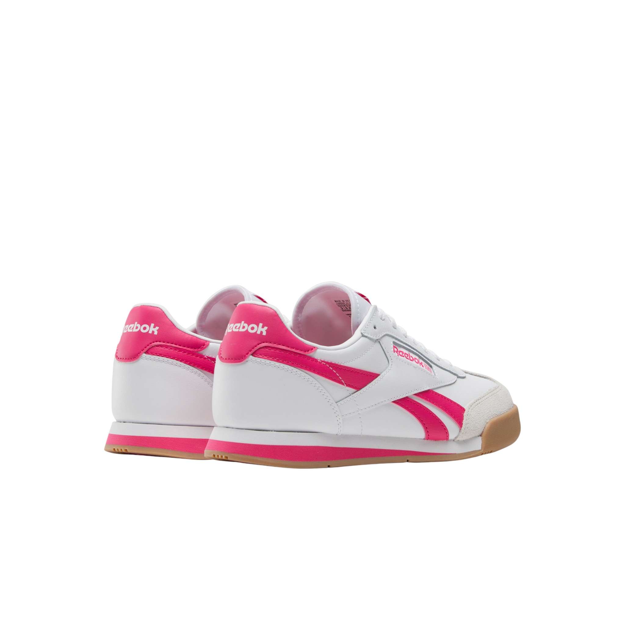 Inspirados en el fútbol vintage de los años 90, combinan una silueta elegante y colores clásicos con una puntera de gamuza y goma.