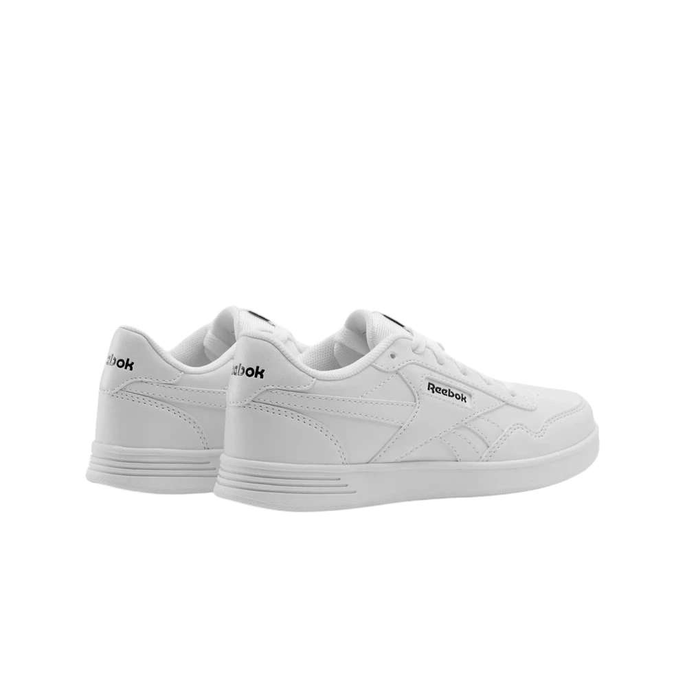 El estilo Reebok que te encanta en una silueta cl&aacute;sica de tenis vintage que se puede usar de manera elegante o informal.