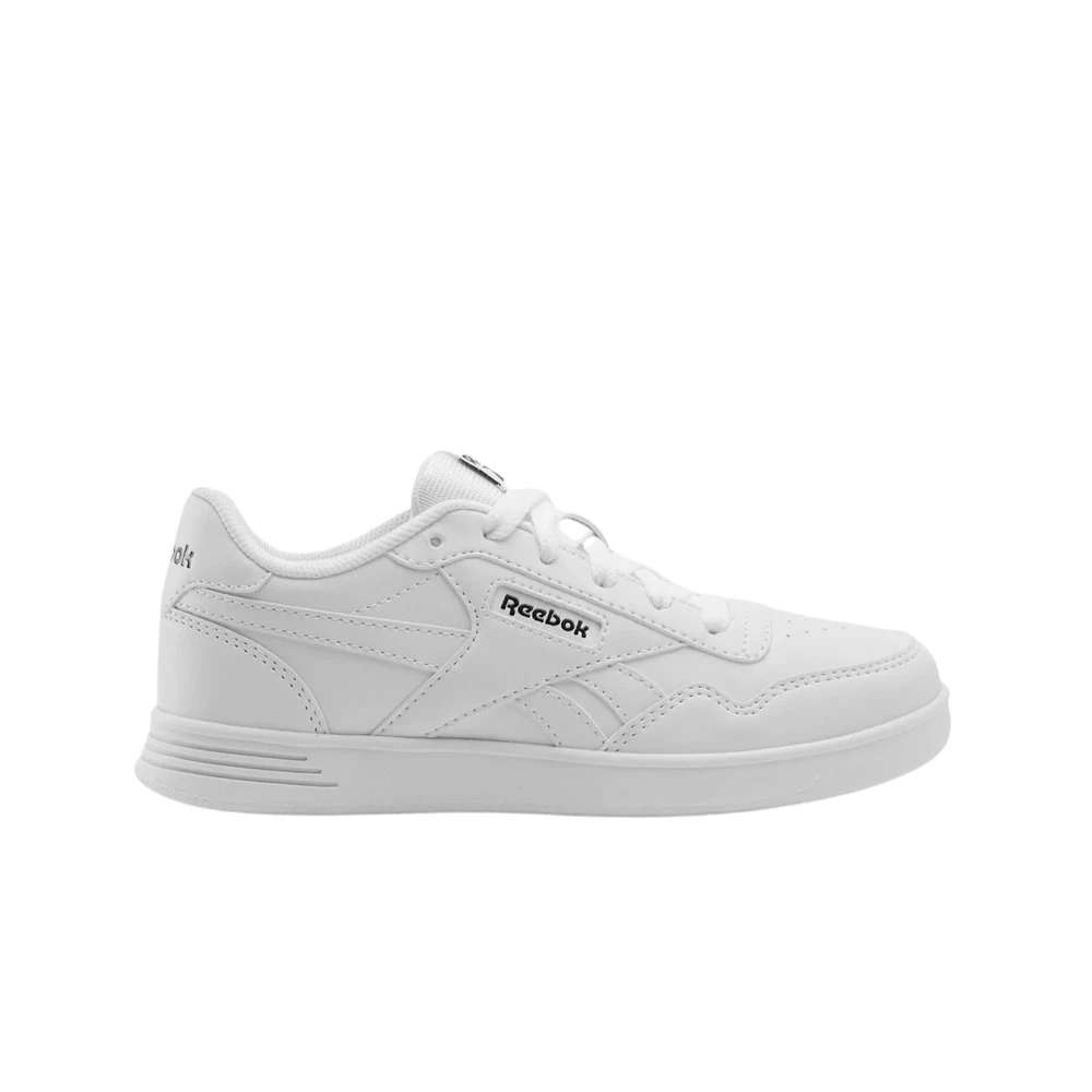 El estilo Reebok que te encanta en una silueta cl&aacute;sica de tenis vintage que se puede usar de manera elegante o informal.
