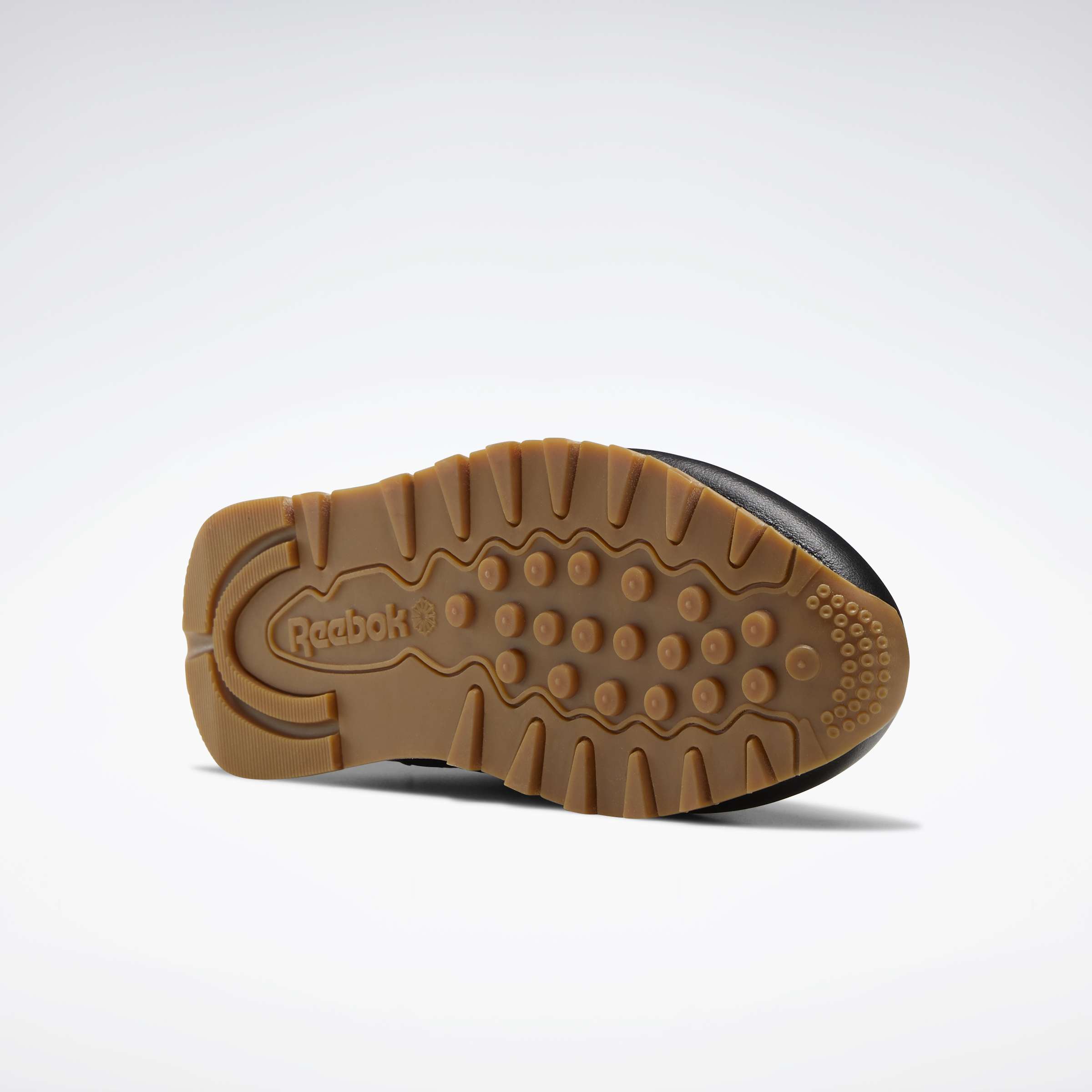 Un homenaje al estilo Reebok de principios del siglo XX. Estos tenis tienen un aire retro que combina a la perfección con tu vida moderna. image number 4