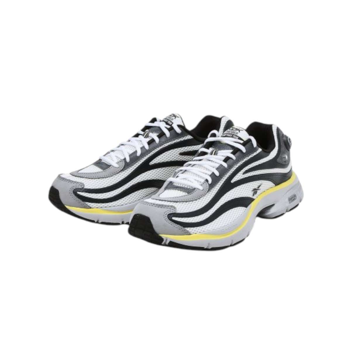 Inspirados en diseños de running de los 2000, cuentan con un tobillo acolchado y tecnología de sujeción personalizada de Reebok.