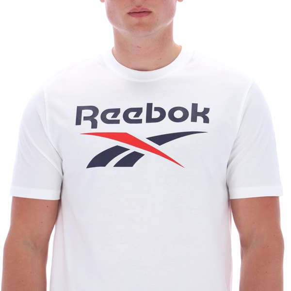 Playera de running manga corta con puntos Vector image number 0