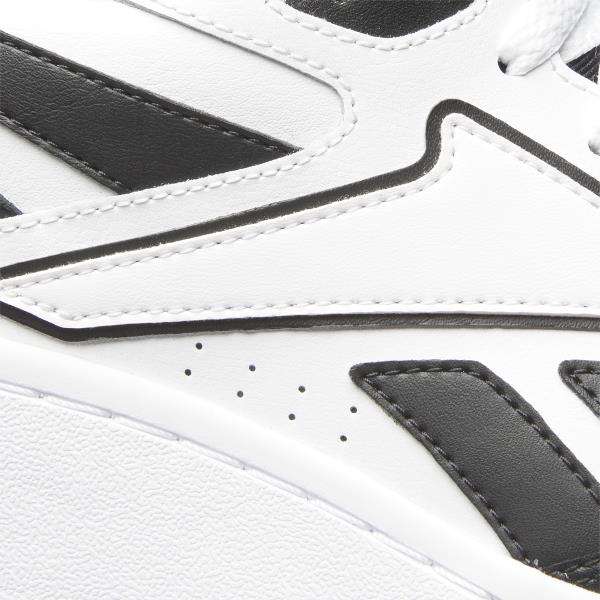 Inspirados en el legado de Reebok de los años 90, reinventan un estilo clásico de baloncesto con una parte superior de cuero suave. image number 7
