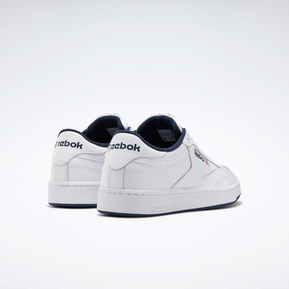 Un estilo sencillo significa que estos tenis de cuero flexible combinan con todo. Porque a veces no tienes que decir nada para hacer una declaración. image number 1