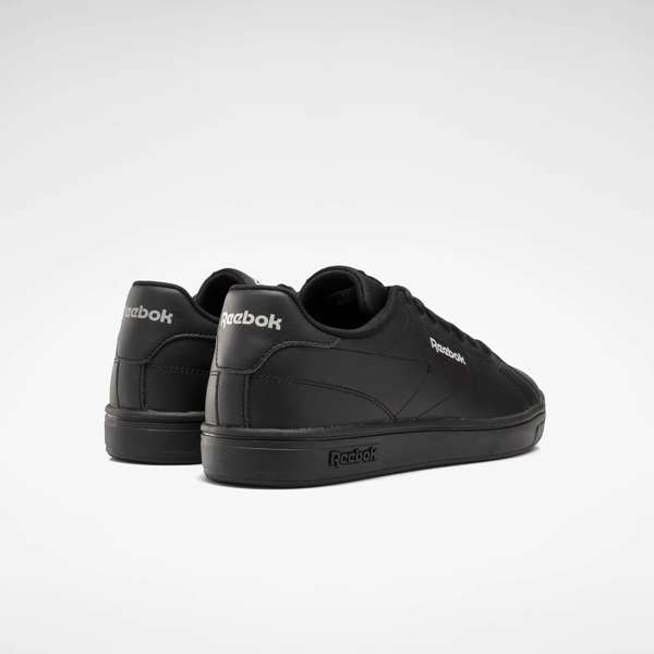 Diseño minimalista inspirado en los modelos clásicos de tenis, una silueta low adornada con costuras que forman el logo. image number 1