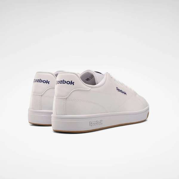 Diseño minimalista inspirado en los modelos clásicos de tenis, una silueta low adornada con costuras que forman el logo. image number 1