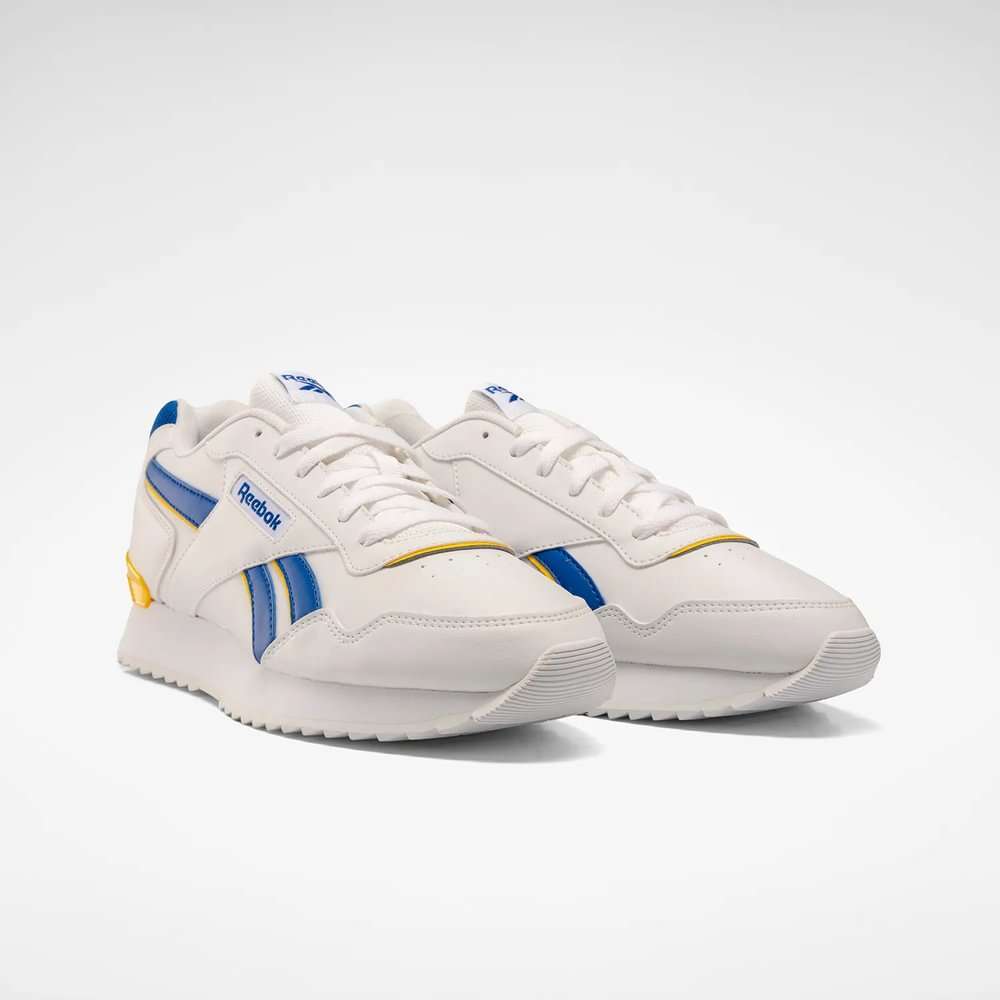Con características clásicas de unos Reebok, pero destacándose por su suela ondulada y el clip TPU en el talón que les otorga un diseño único.