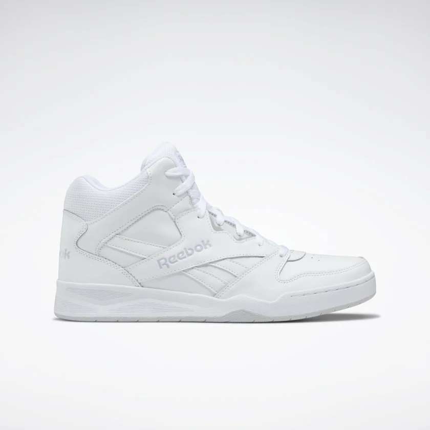 Los tenis altos están grabados con letras de oro en la tradición del basquet. Estos zapatos Reebok se mantienen fieles a ese estilo icónico. image number 0