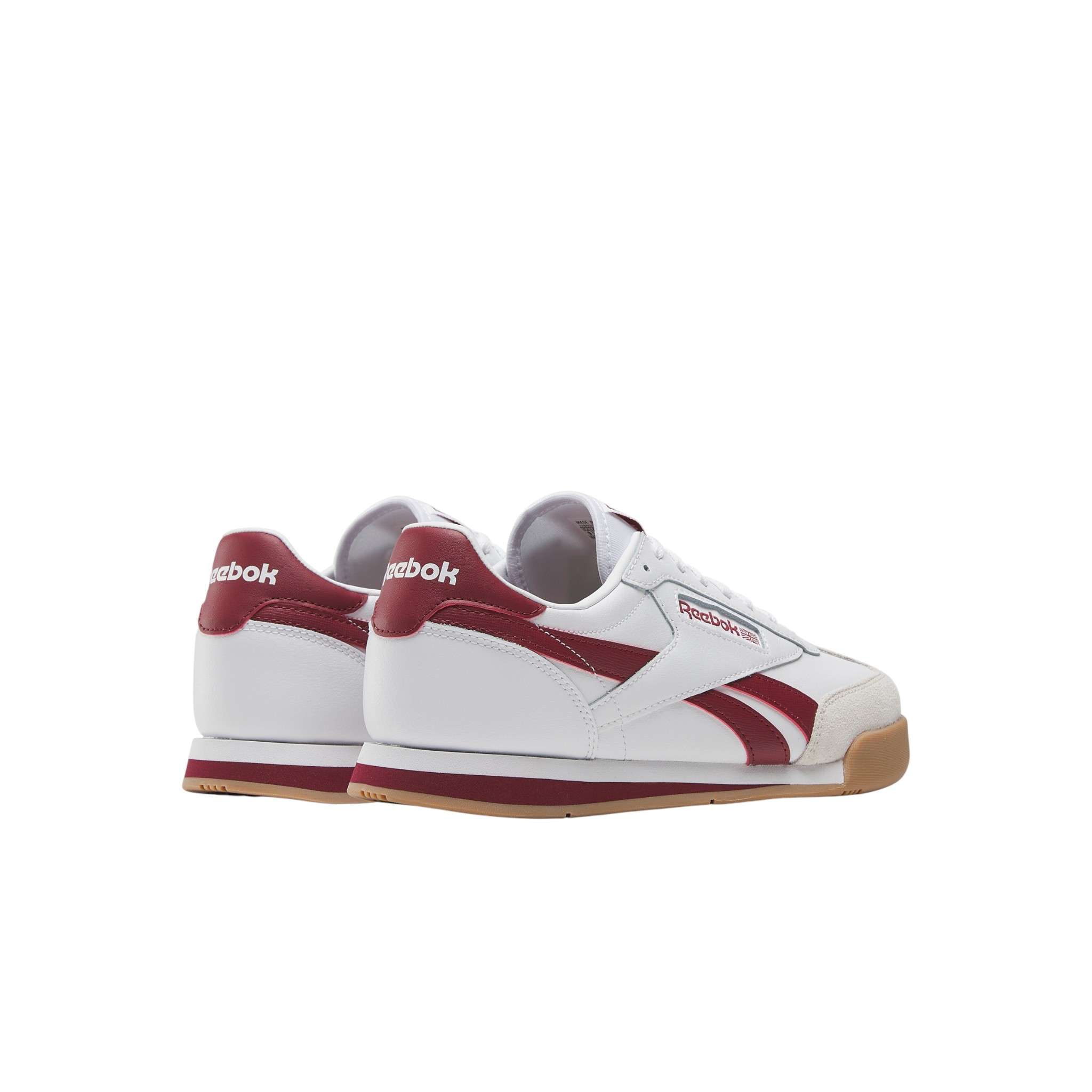 Inspirados en el fútbol vintage de los años 90, combinan una silueta elegante y colores clásicos con una puntera de gamuza y goma.