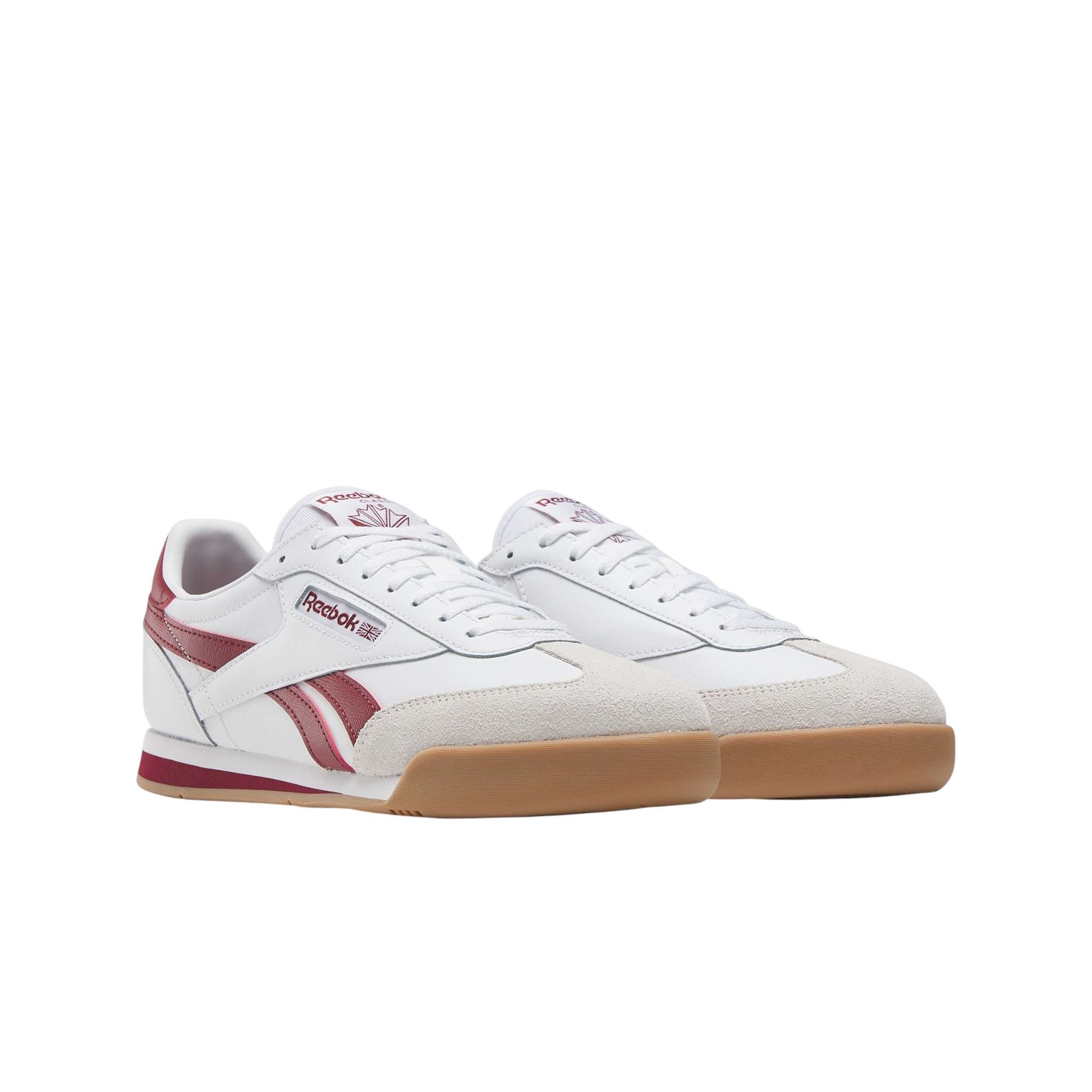 Inspirados en el fútbol vintage de los años 90, combinan una silueta elegante y colores clásicos con una puntera de gamuza y goma.