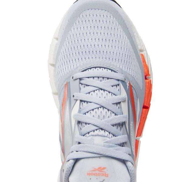 El FloatZig 1 de Reebok combina suavidad y elasticidad, diseñados para inspirar a salir al aire libre y correr. image number 4