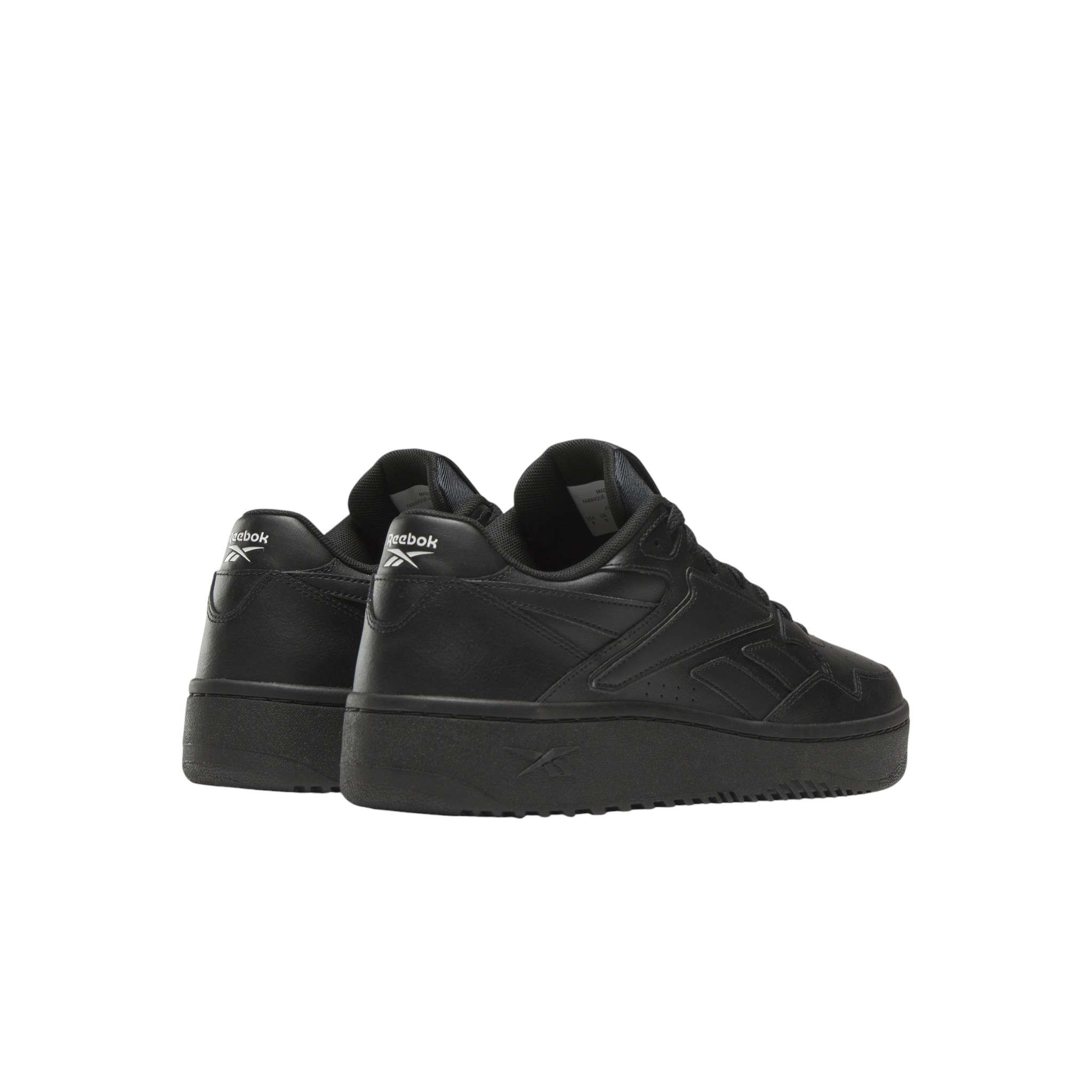 Inspirados en el legado de Reebok de los años 90, reinventan un estilo clásico de baloncesto con una parte superior de cuero suave.