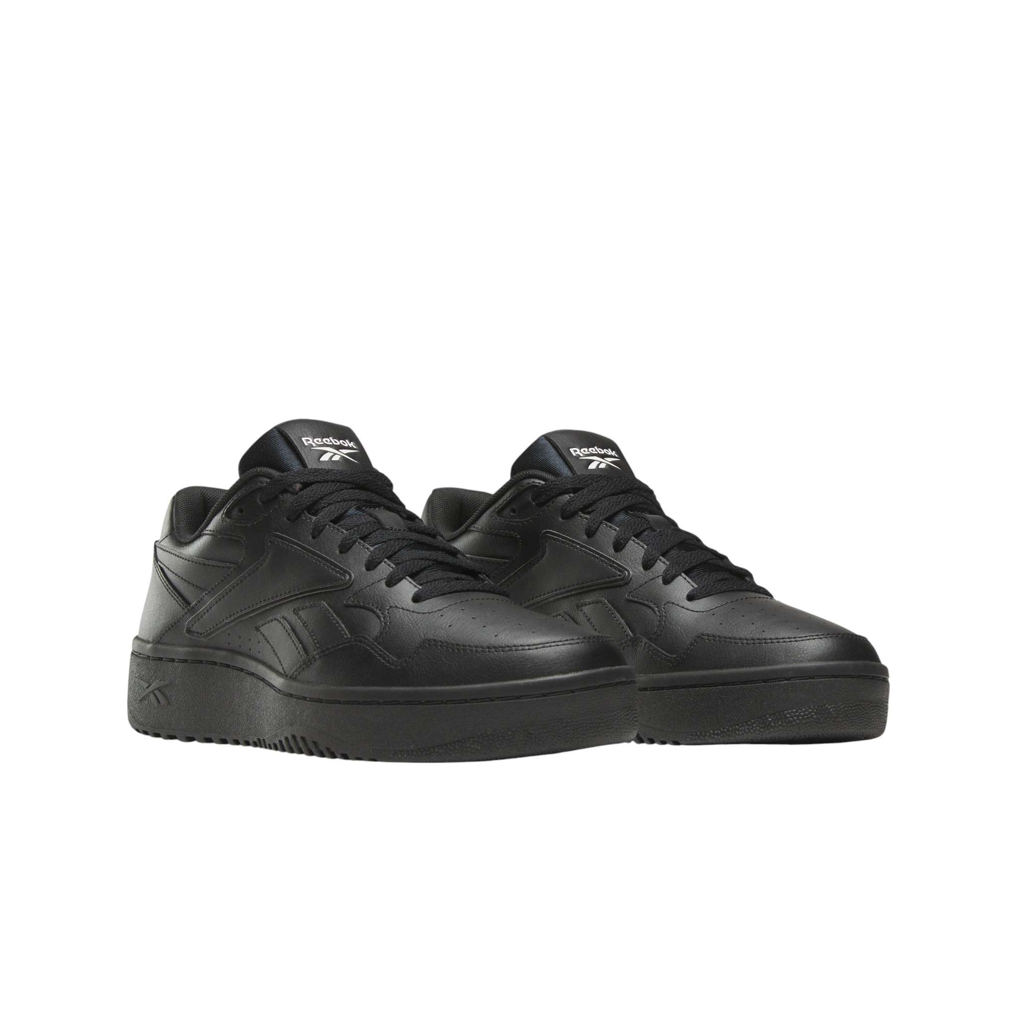 Inspirados en el legado de Reebok de los años 90, reinventan un estilo clásico de baloncesto con una parte superior de cuero suave.