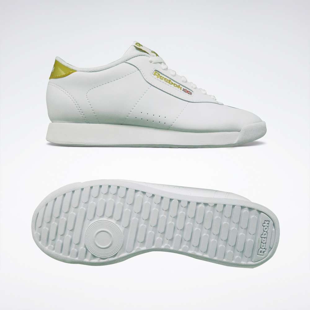 Destaca por su amortiguación y estilo atemporal, con un diseño limpio en la parte superior que incluye perforaciones y costuras sutiles. image number 3